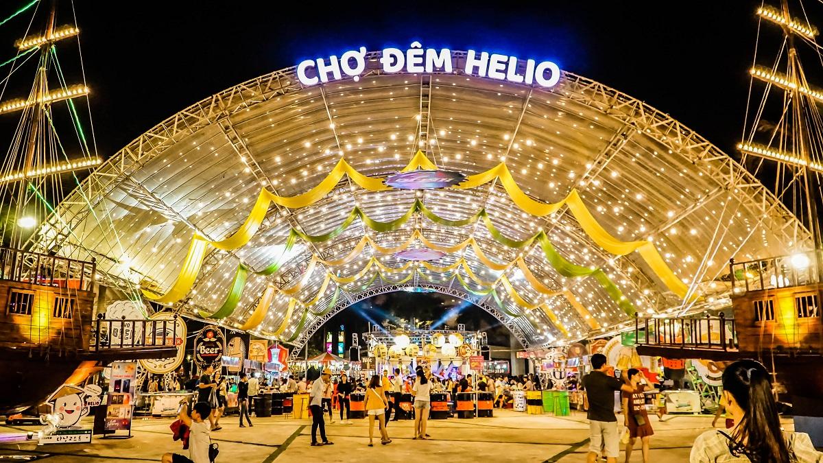 cac loai mat hang da dang duoc bay ban tai cho hoa khanh da nang